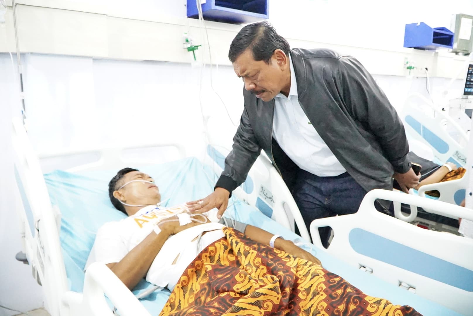 Wagub Mian  Pantau Korban Kapal Tenggelam di RS Bhayangkara, Pemprov Bengkulu Siapkan Ambulans 