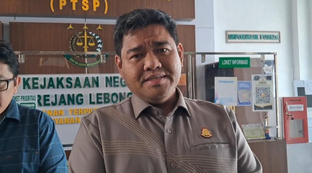 Mantan Bupati Rejang Lebong Diperiksa Penyidik Kejari Terkait Dugaan Korupsi Pemotongan Honor TKS Satpol-PP