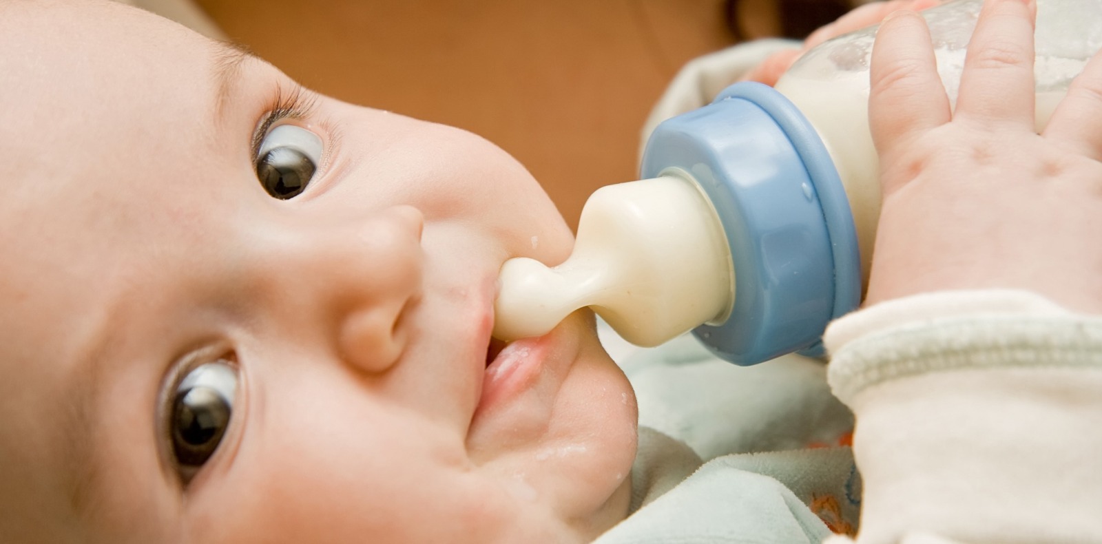 5 Faktor ASI Tidak Keluar? Untuk Sementara Beri Susu Formula Kandungan Ini Kepada Bayi Anda