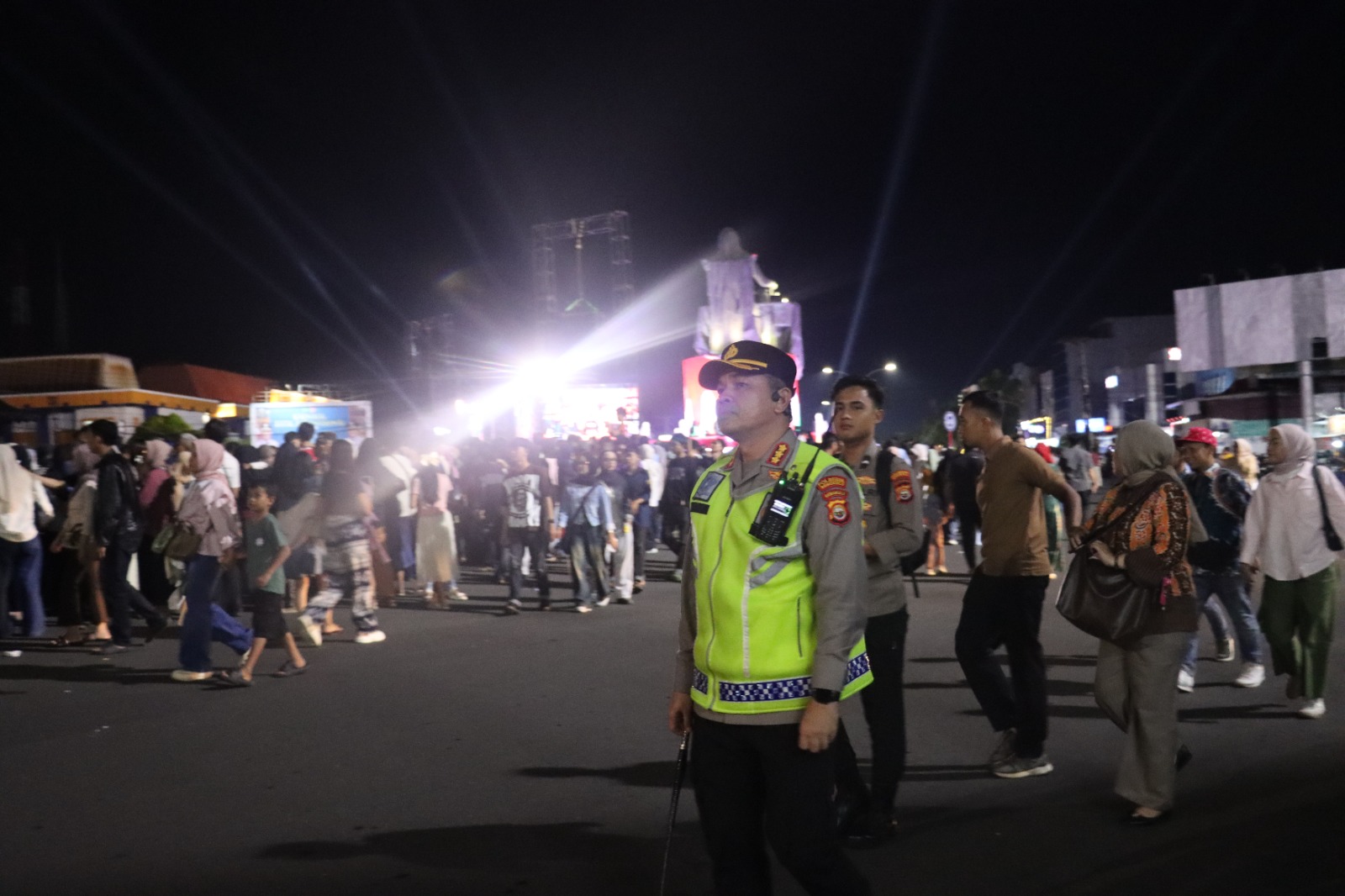 Massa Membludak, Polresta Bengkulu Sukses Amankan Karnaval Batik Internasional