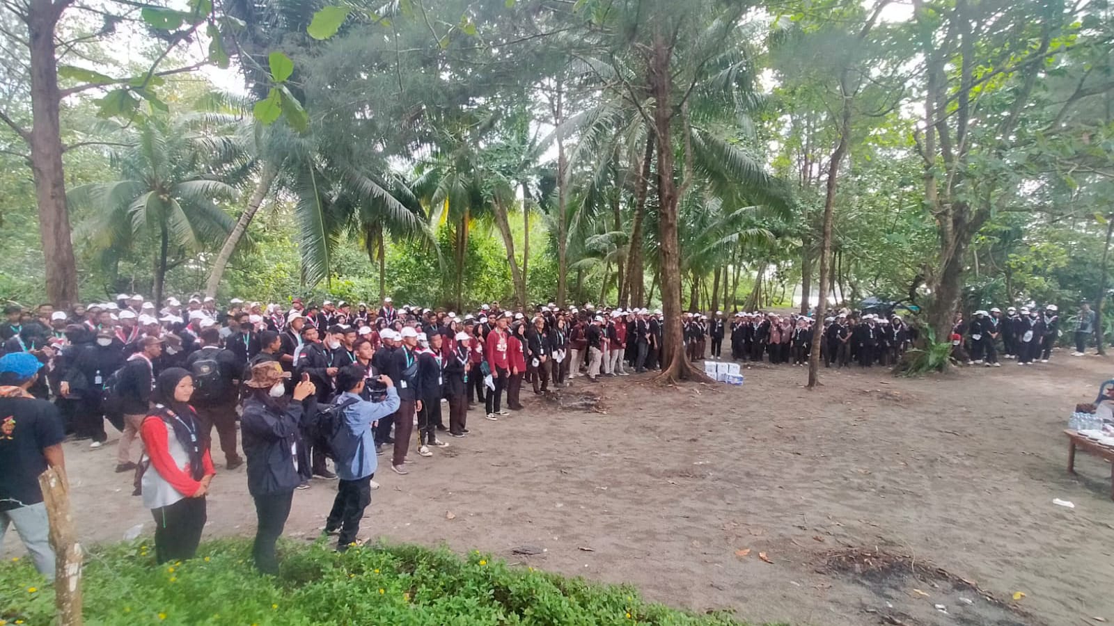 Ratusan Peserta KBN Hijaukan Pantai Cemoro Sewu Kungkai Baru