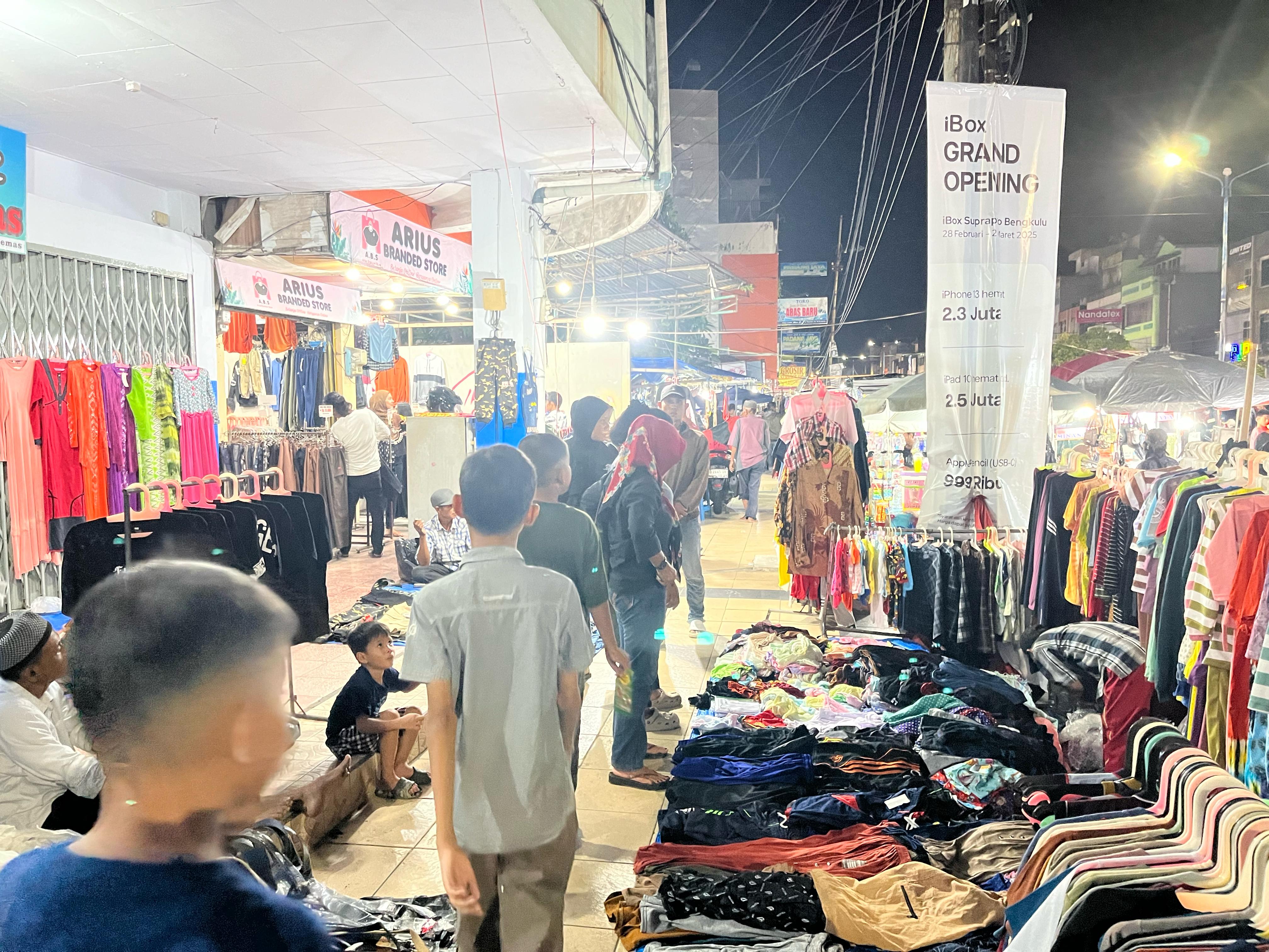 Pasar Tumpah di Jalan Soeprapto Bengkulu, Harga Murah Dipadati Pengunjung