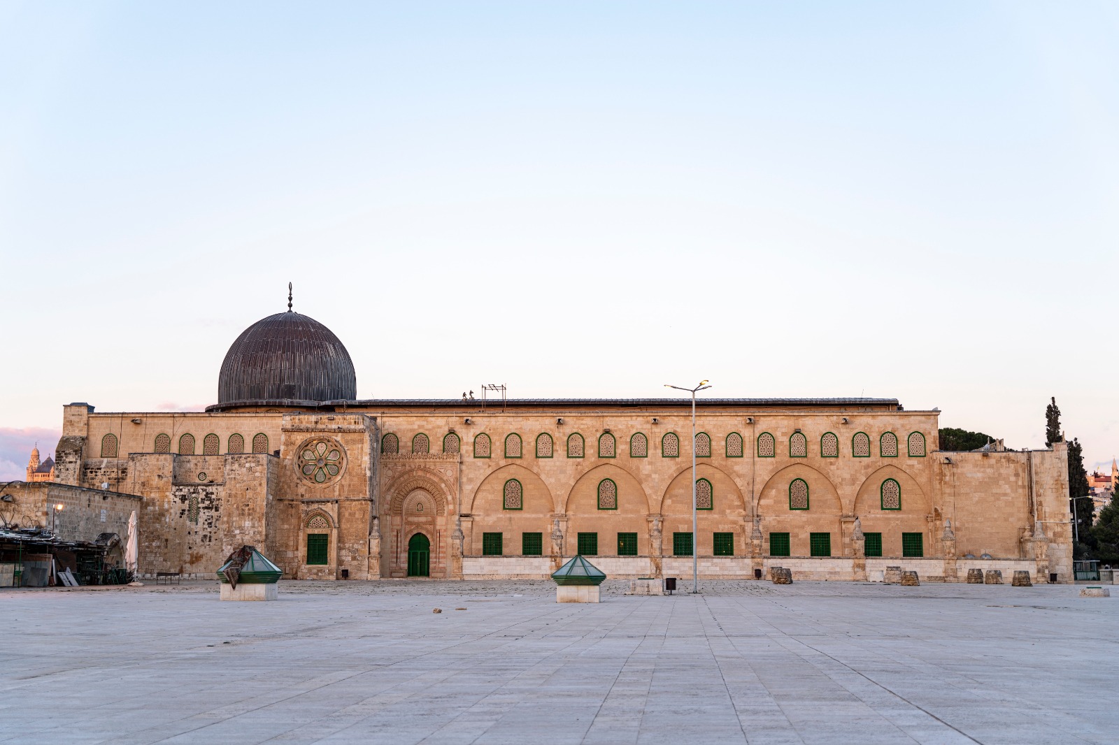 Kalau Ada Rezeki Kunjungi Masjid Al Aqsa, Berikut Keutamaan Masjid Itu 