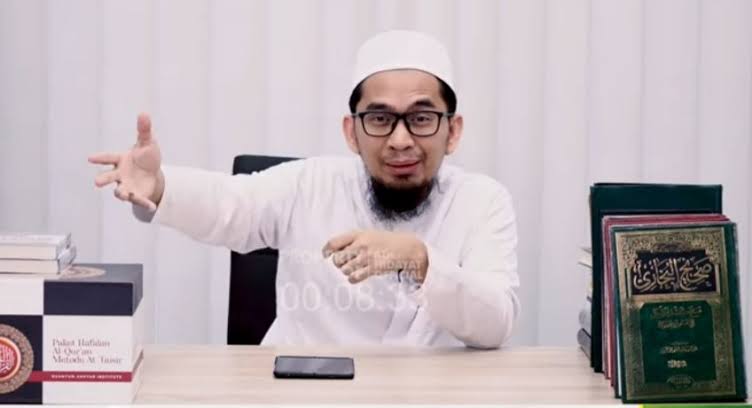 Kata Ustaz Adi Hidayat, Tolong Baca Dua Surah Ini Saat Sholat, Niscaya Pintu Rezeki Terbuka Lebar