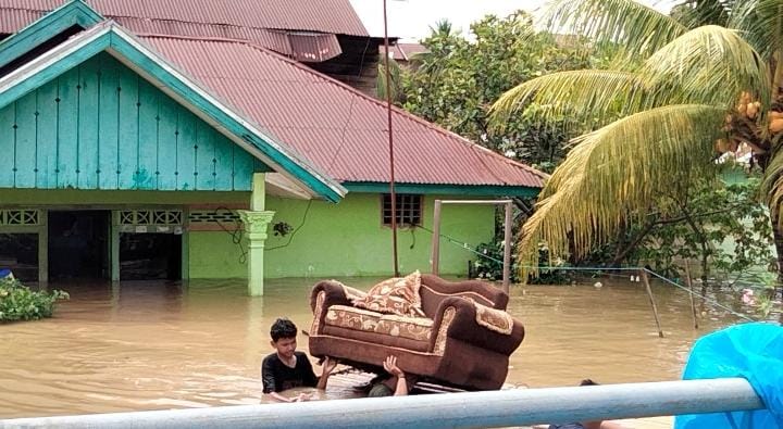 Warga Mulai Mengungsi, 5 Titik Jalan Ini Terendam Banjir 