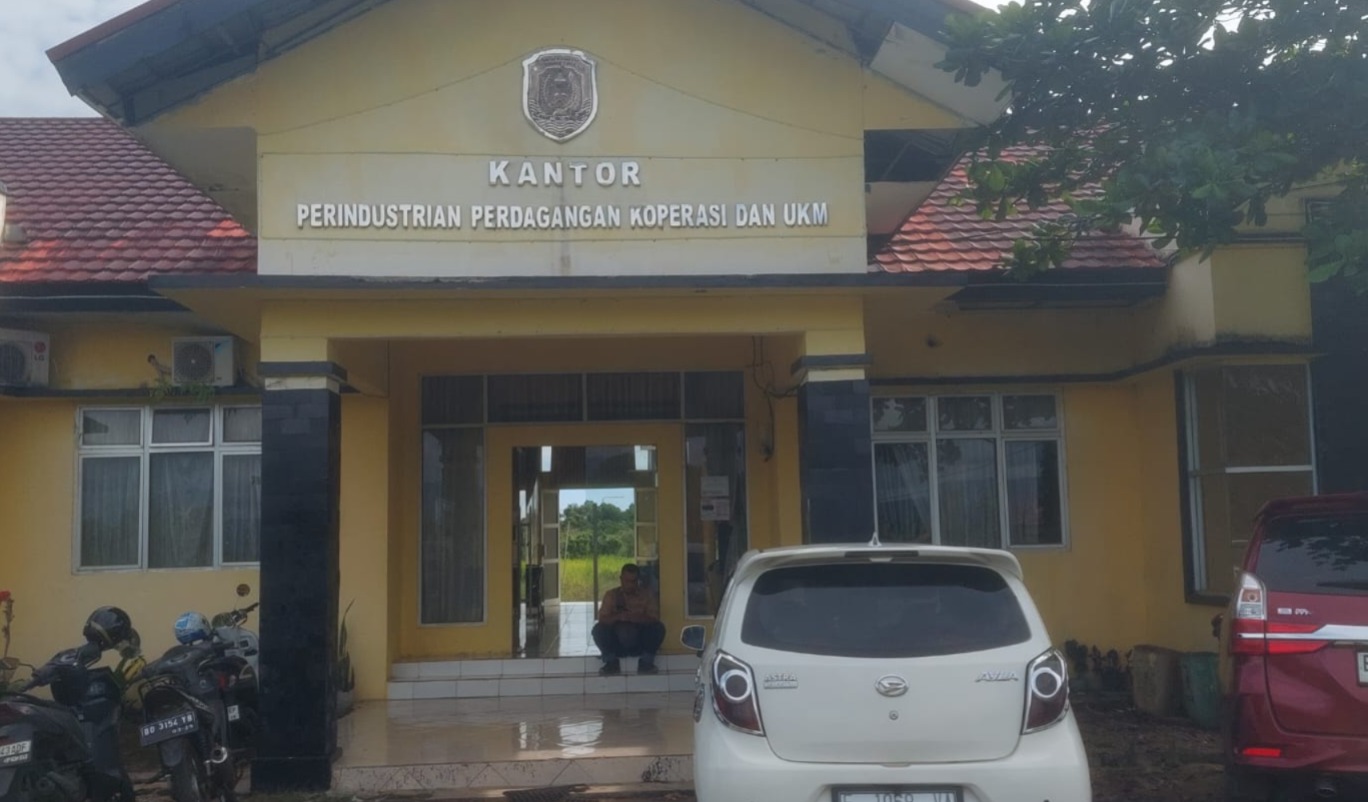 Penyidik Kejari Geledah Kantor Dinas Dagperinkop UKM Bengkulu Tengah