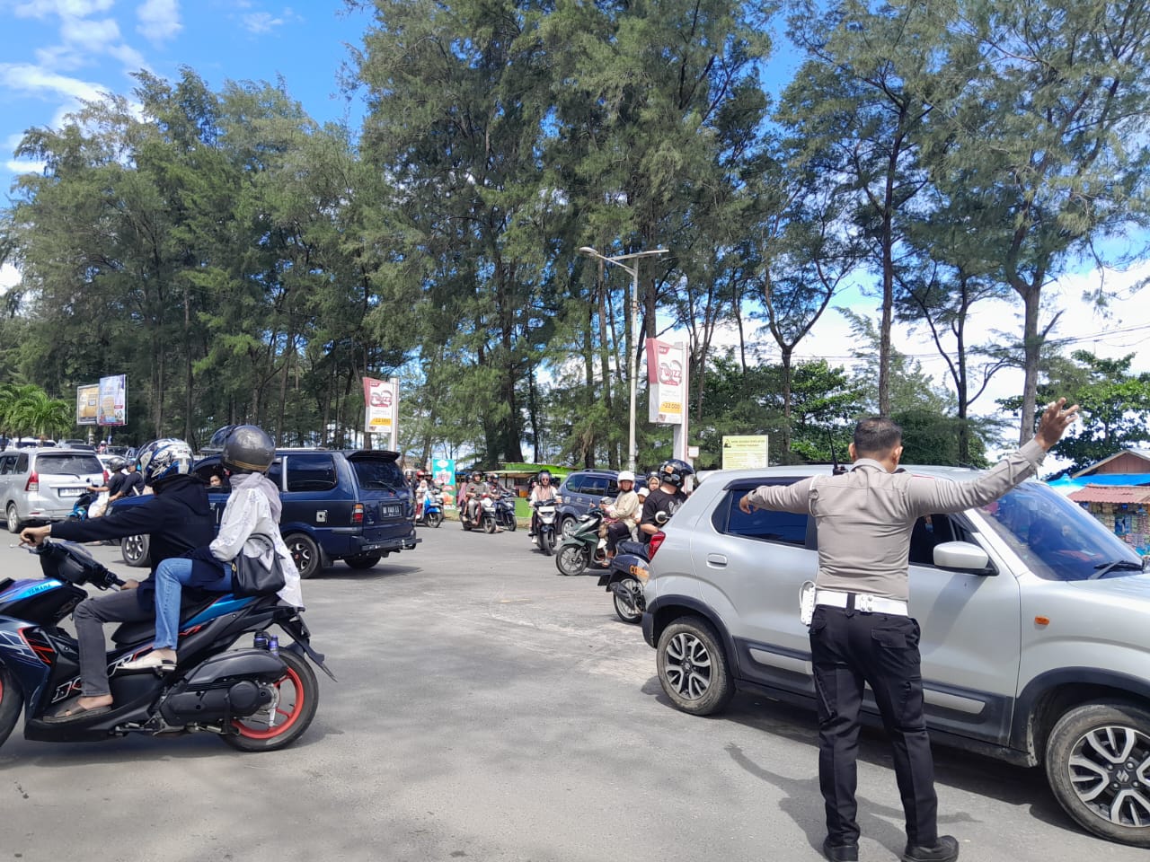 Jalan Depan BIM Pantai Panjang Ditutup Polisi, Kenapa?