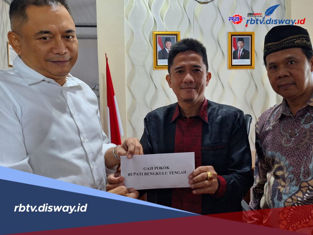 Gaji Perdana Bupati Bentang, Rachmat Riyanto Sedekahkan Ke Baznas