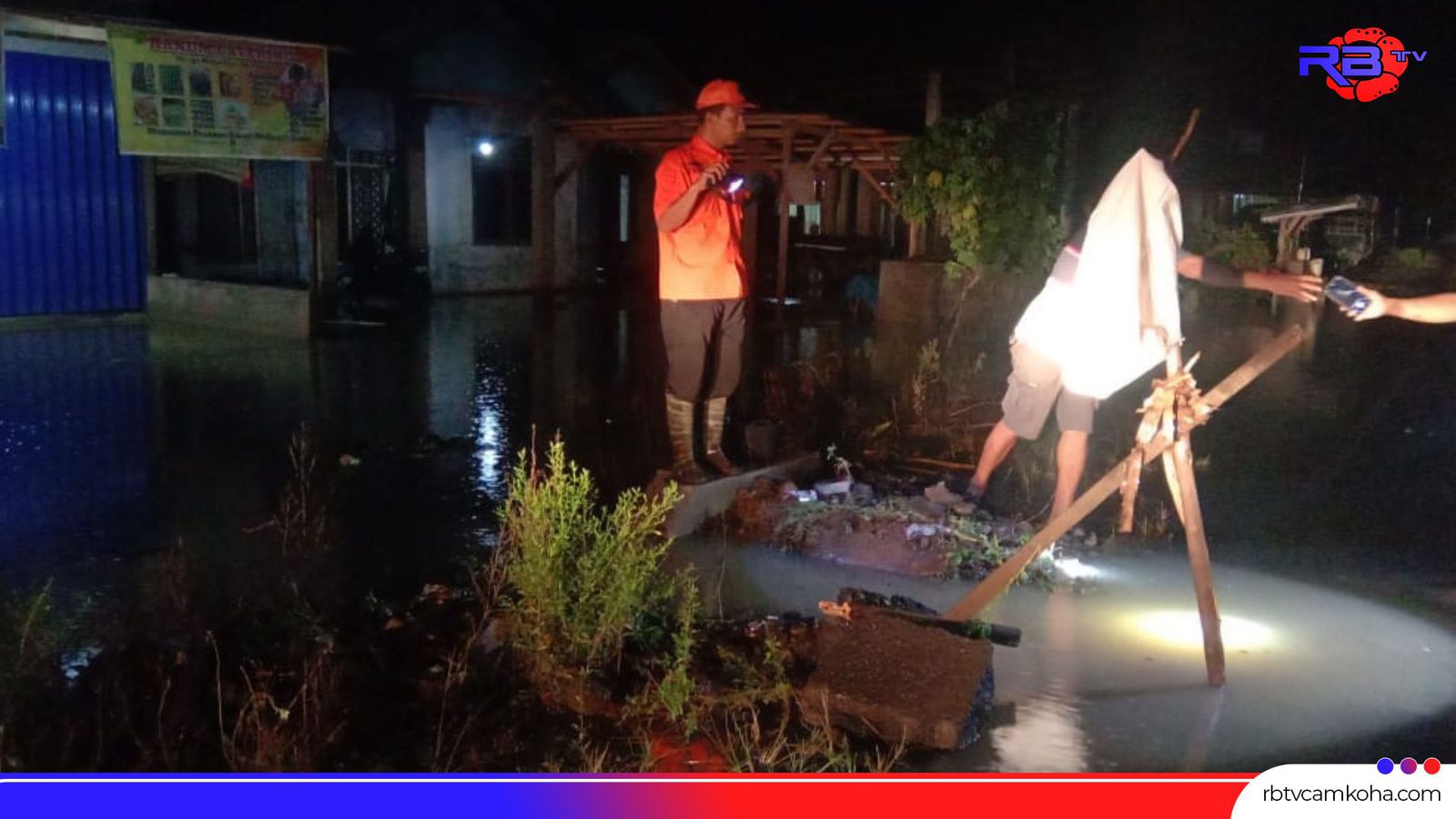 Saluran Pembuangan Air Tersumbat Sampah, 8 Rumah di Mukomuko Tergenang Air