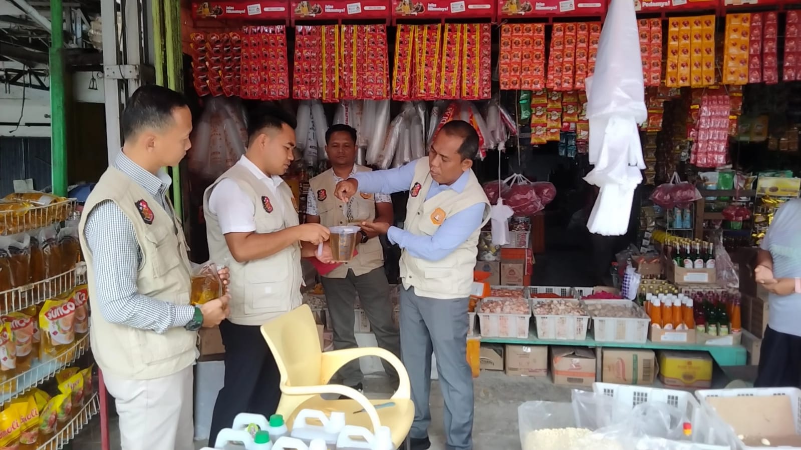 Marak Dugaan Volume MinyaKita Tidak Sesuai Takaran, Satgas Pangan Polda Bengkulu Ukur Ulang 