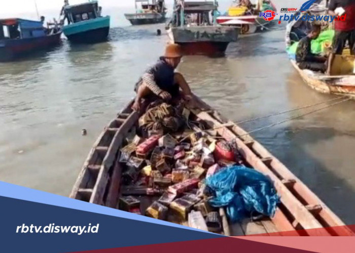 Gempar, Nelayan di Lampung Temukan Harta Karun Kontainer Berisi Pak Rokok dan Snack