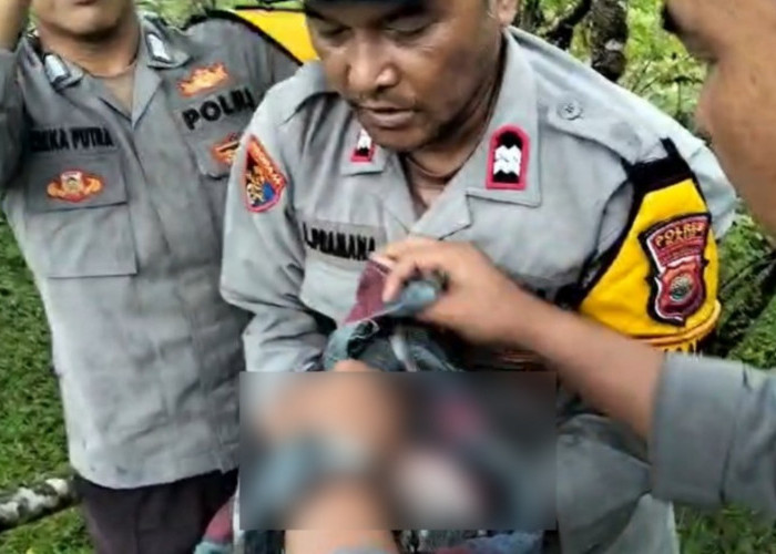Bayi Tak Berdosa Ditemukan Warga Tanpa Pakaian dan Kehujanan di Pinggiran Sungai