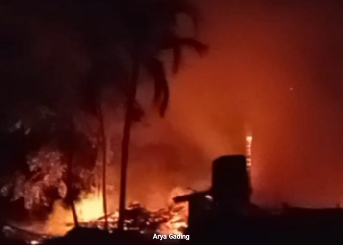Kebakaran Hebat di Seluma, Belasan Sepeda Motor Hangus Terbakar