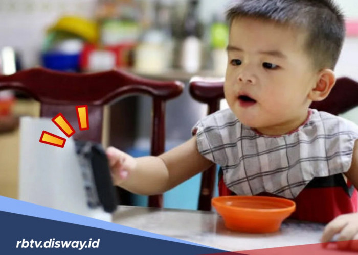 Tidak Sepele, Begini Hubungan Weight Faltering dengan Kebiasaan Main HP Sambil Makan