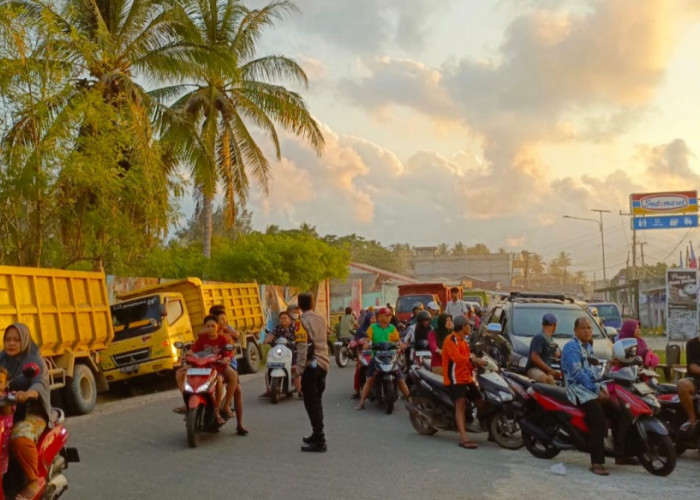 Antrian BBM di Jalan Lintas Barat Sumatera di Kabupaten Kaur Sempat Macet, Ini Penjelasan Manajemen SPBU