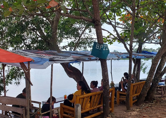 Pengunjung Danau Dendam Tak Sudah Semakin Sepi, Kenapa? 