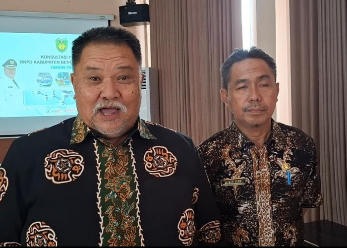 Rifa'i Tajuddin Pimpin Rapat Bersama Kepala OPD, Begini Hubungannya dengan Gusnan Mulyadi