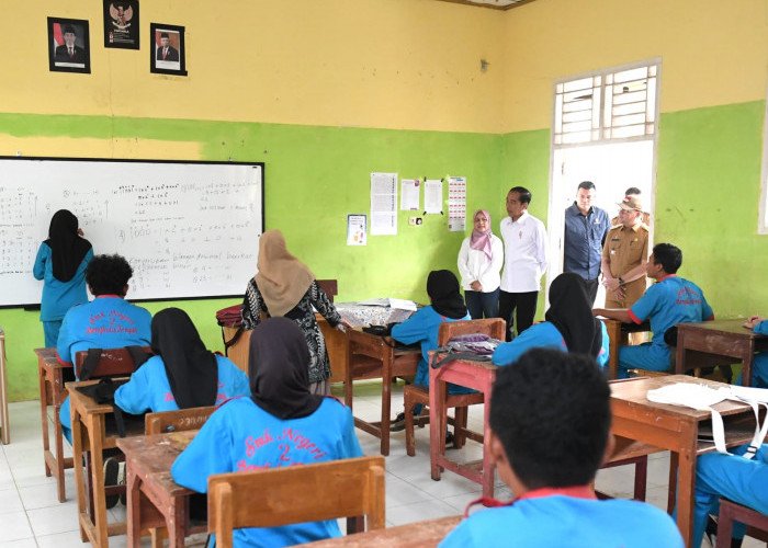 Bangga Produk Buatan SMK, Presiden RI Harap SMKN 2 Bengkulu Tengah Bisa Ciptakan Mobil dan Motor