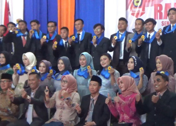 60 Mahasiswa Fisipol Unihaz Diyudisium, Diminta Implementasikan Ilmu ke Masyarakat