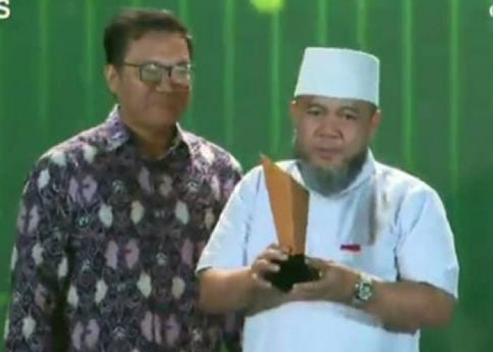 Gubernur Bengkulu Raih detikSumatera Awards 2026