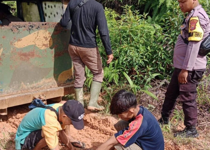 Perjuangan Antar Logistik Pilkada ke Lebong Tandai, Molek Sempat Tergelincir dan Putus Rantai