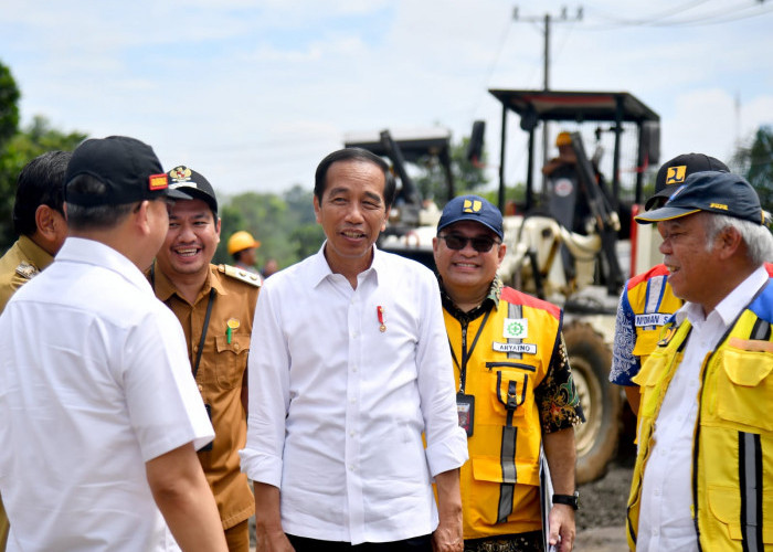 Diambil Alih Pemerintah Pusat, Presiden Tinjau Langsung Perbaikan Jalan Provinsi di Bengkulu Utara 