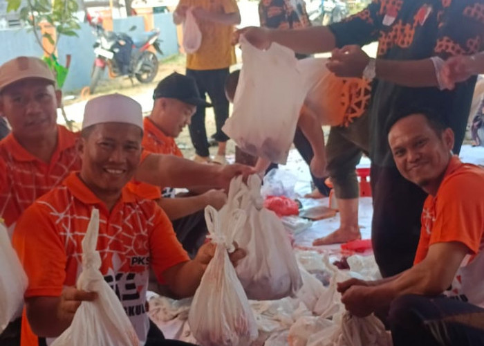 Idul Adha, DPD PKS Kota Bengkulu Distribusikan 700 Paket Daging Kurban