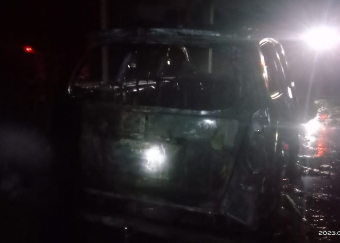 Motor Dibakar OTD, Mobil dan Rumah Nyaris Habis Terpanggang