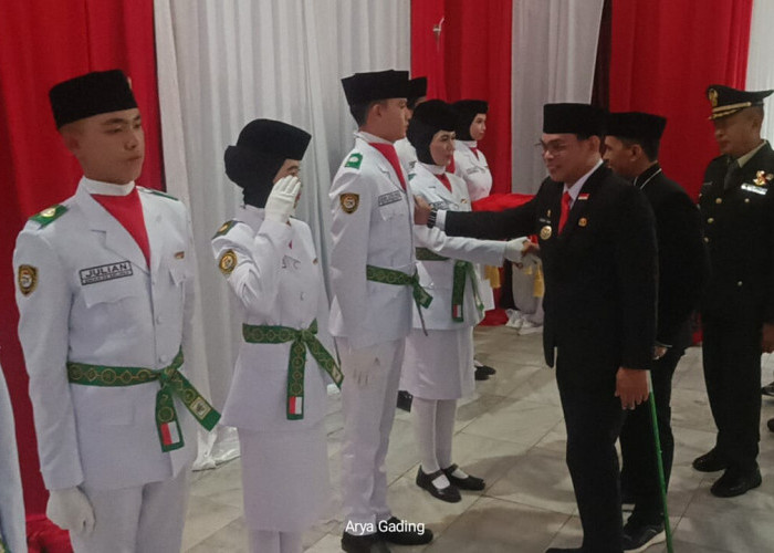 Bupati Seluma Teddy Rahman Kukuhkan 36 Paskibraka Angkatan 2026