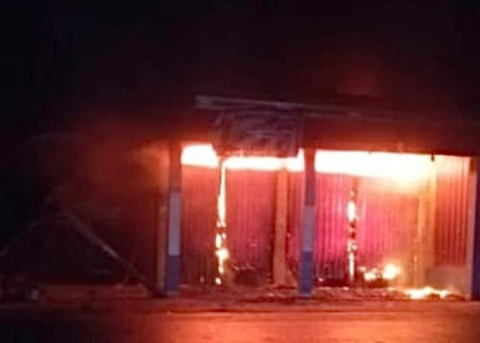 Rumah Beserta Ruko Milik Kades Bandar Jaya Terbakar, hanya Barang Ini yang Selamat
