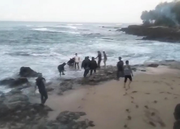 Perayaan Kelulusan Berakhir Duka, Pelajar Tewas Digulung Ombak 