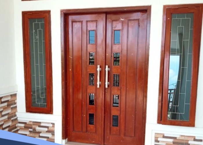 Perbandingan Kusen Pintu Kayu dan Aluminium, Mana yang Lebih Cocok untuk Rumah Anda?