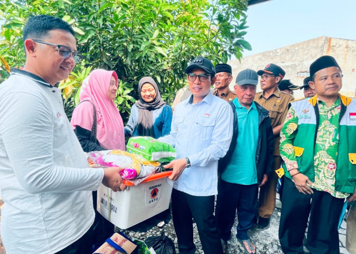 Pasca Kebakaran di Nusa Indah, Walikota Bengkulu Antar Bantuan untuk Korban