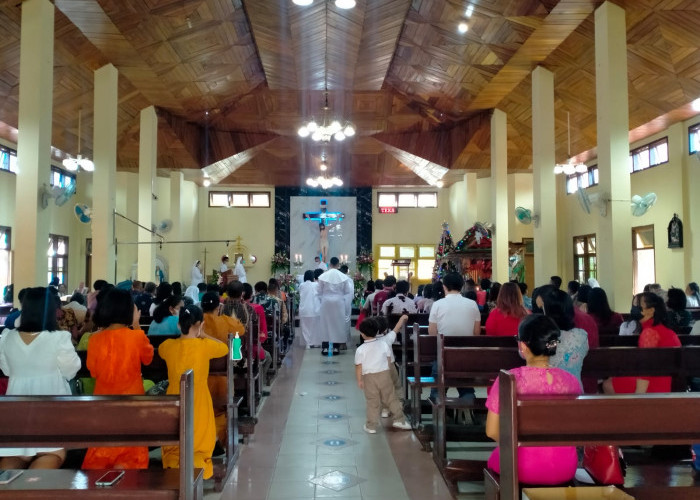 Ratusan Jemaat Gereja Santo Thomas Desa Rama Agung Rayakan Natal