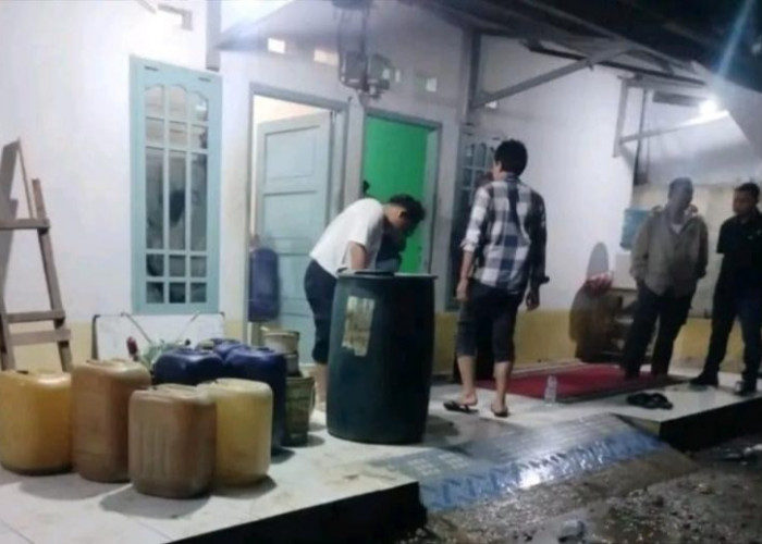 Polresta Bengkulu Gerebek Lokasi Pengoplosan BBM Jenis Pertalite di Kandang Limun Kota Bengkulu