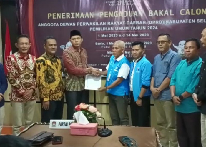 Kendala Server Pusat, Partai Gelora Input Data Secara Manual di KPU Kabupaten Seluma 