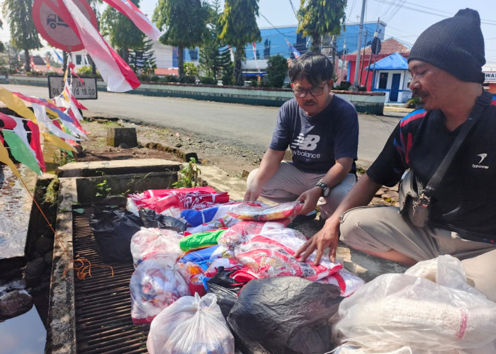 Pedagang Bendera di Bengkulu Utara Lesu, Omzet Turun 60 Persen