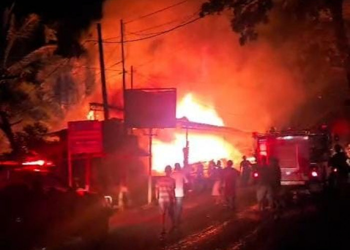 Kebakaran Hebat di Jenggalu Kota Bengkulu, Rumah dan Tempat Usaha Terbakar