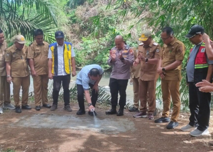 Bupati Seluma Tandai Titik Nol Pembangunan Jembatan Gantung Selebar-Simpang Seluma Utara 