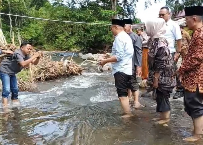  Bupati Napak Tilas Sejarah ke Desa Rindu Hati di Momen Hut Kabupaten Bengkulu Tengah ke-17