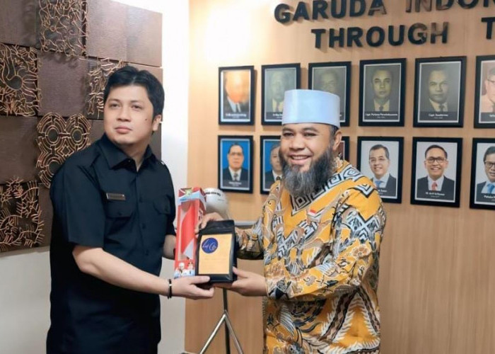 Dukung Penuh Garuda Terbang di Langit Bengkulu, Gubernur Helmi Datangi Kantor Garuda Indonesia