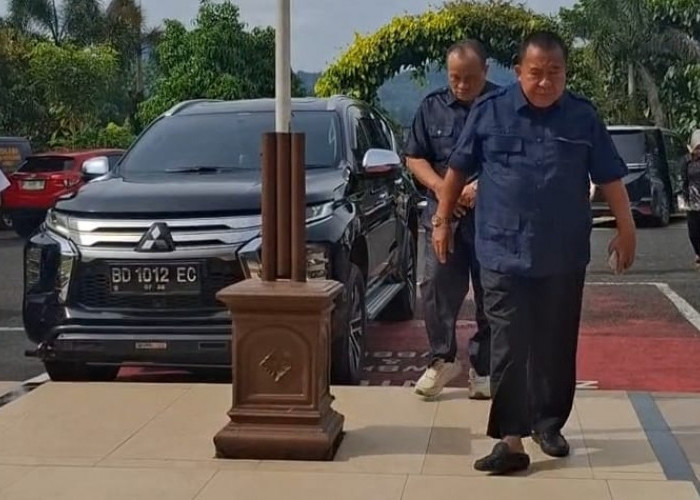 Kejari Kepahiang Periksa Mantan Bupati Bando Amin dan Anak Terkait Kasus Korupsi Aset Lahan GOR 