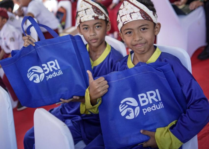 Peringati Hardiknas, BRI Dukung Peningkatan Kualitas Pendidikan Indonesia Melalui BRI Peduli Ini Sekolahku