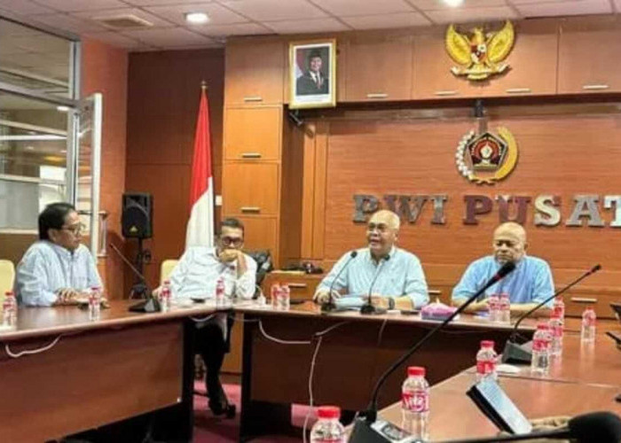 PWI Pusat Minta Hotman Paris Minta Maaf ke Wartawan, Tegaskan Martabat Pers Harus Dihormati