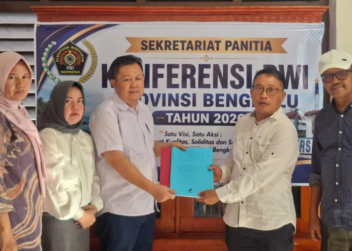 Pasangan Senior Marshal Abadi-Sukatno Ramaikan Bursa Konferensi PWI Bengkulu 2026