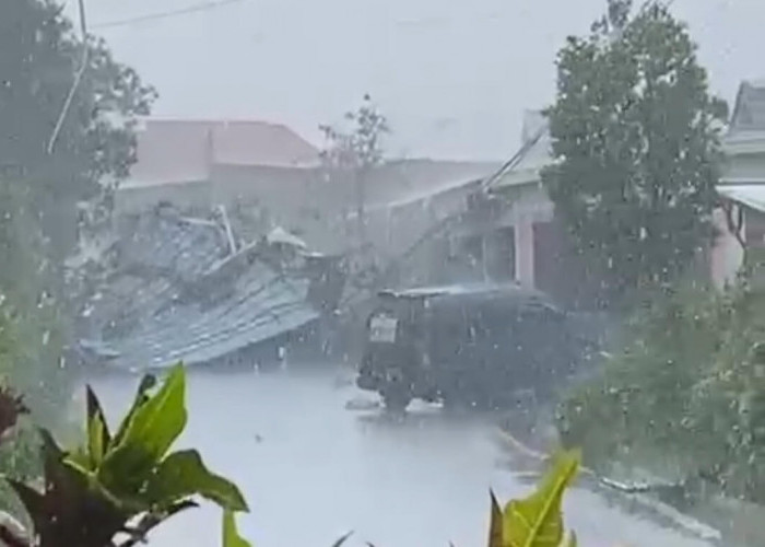 Puluhan Rumah Rusak Berat di Rejang Lebong Akibat Angin Kencang