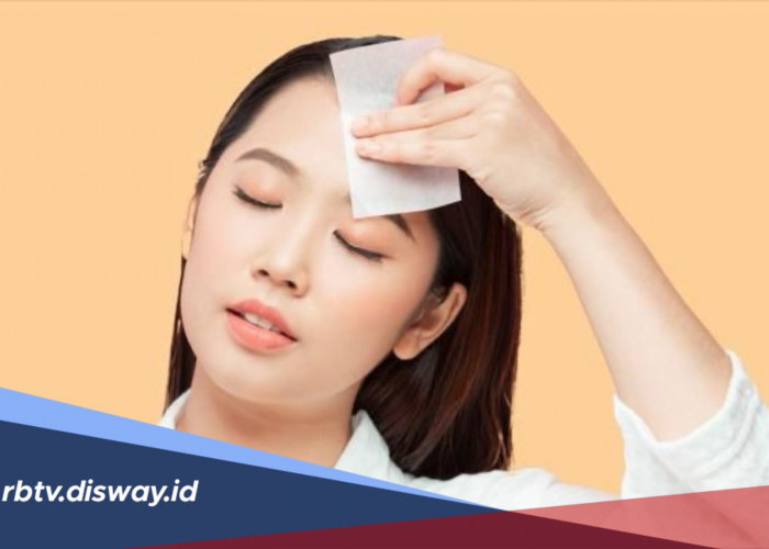 Cuaca Panas Bikin Wajah Berminyak, Perlukah Lebih Sering Cuci Muka?