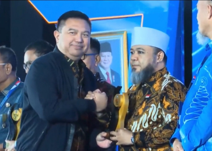 Gubernur Helmi Bagi Dana Reward Rp 6 Miliar ke Kabupaten Kota, Ini Peruntukannya