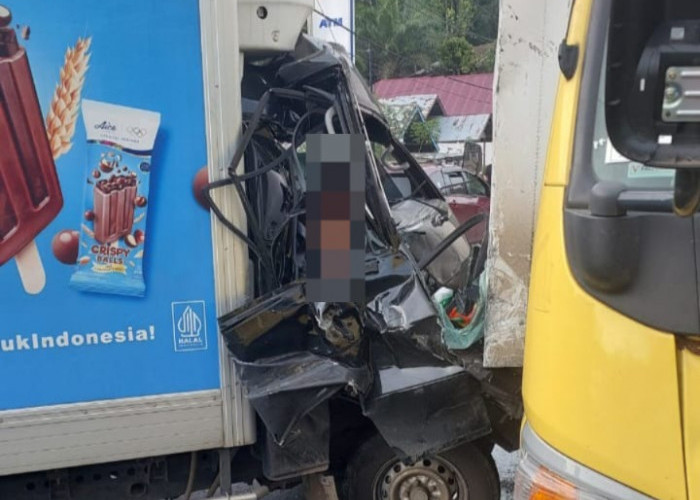 Gagal Nyalip, Mobil Es Krim Tabrak Truk Box di Seluma, Begini Kondisi Sopirnya yang Terjepit di Kemudi