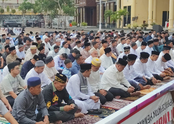 Kapolda, PJU dan Masyarakat Sholat Id di Mapolda, Khotib Ajak Teladani Kisah Nabi Ibrahim dan Ismail